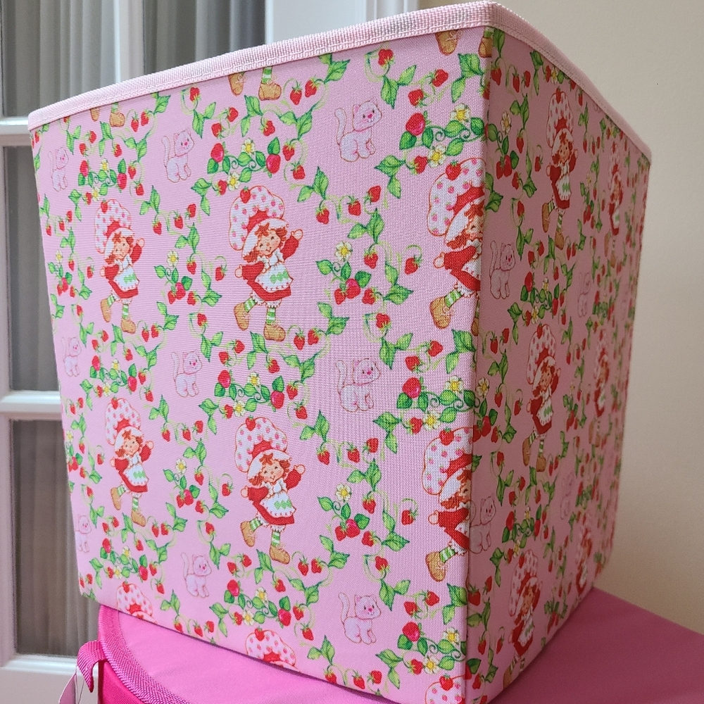 Strawberry Shortcake Storage Box ๐ - Picture 2 of 5